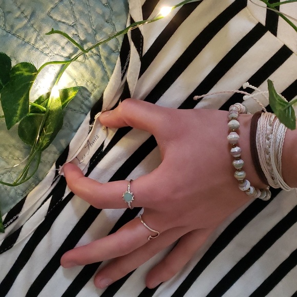 Les Amis Striped Shirt Black and White Super Soft with tie sleeves - Picture 2 of 9